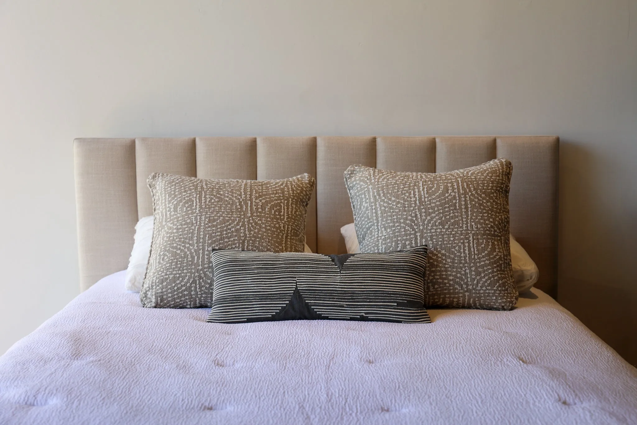 Shaedon Performance Fabric Bed