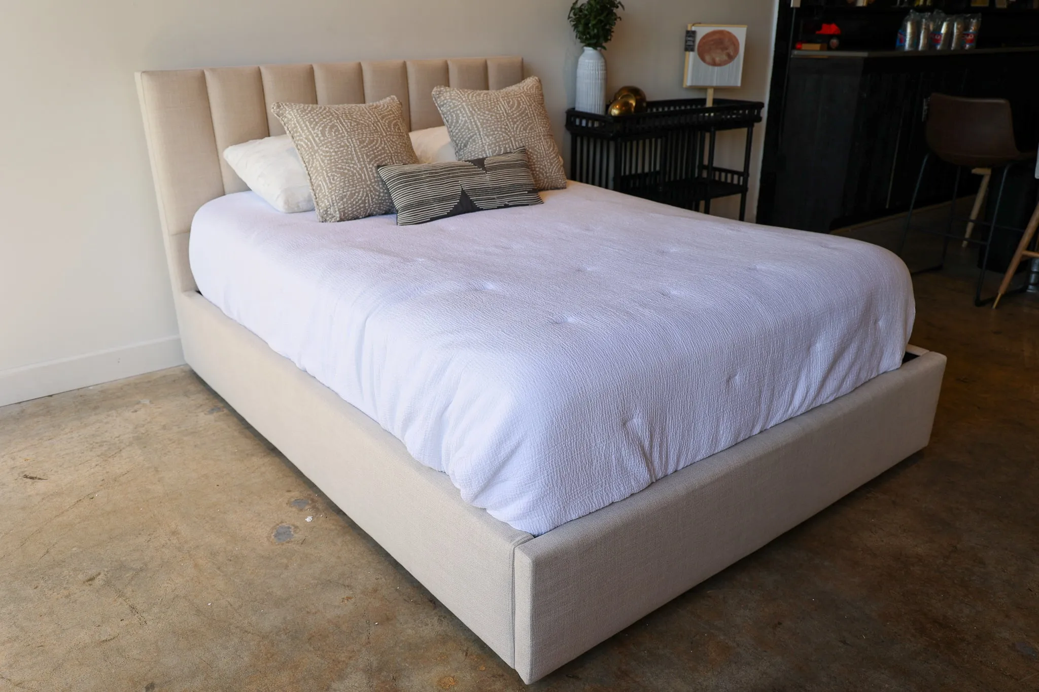 Shaedon Performance Fabric Bed