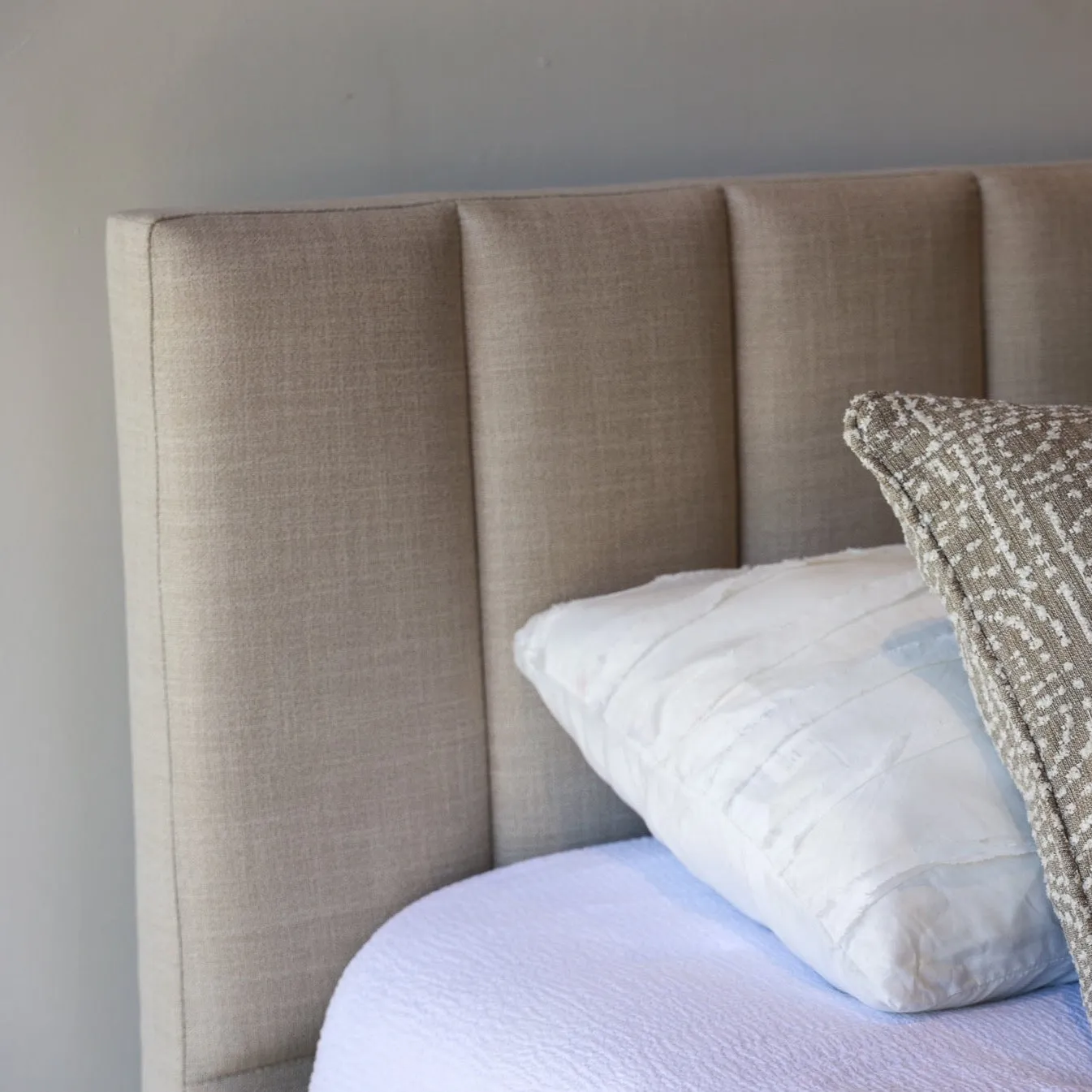 Shaedon Performance Fabric Bed
