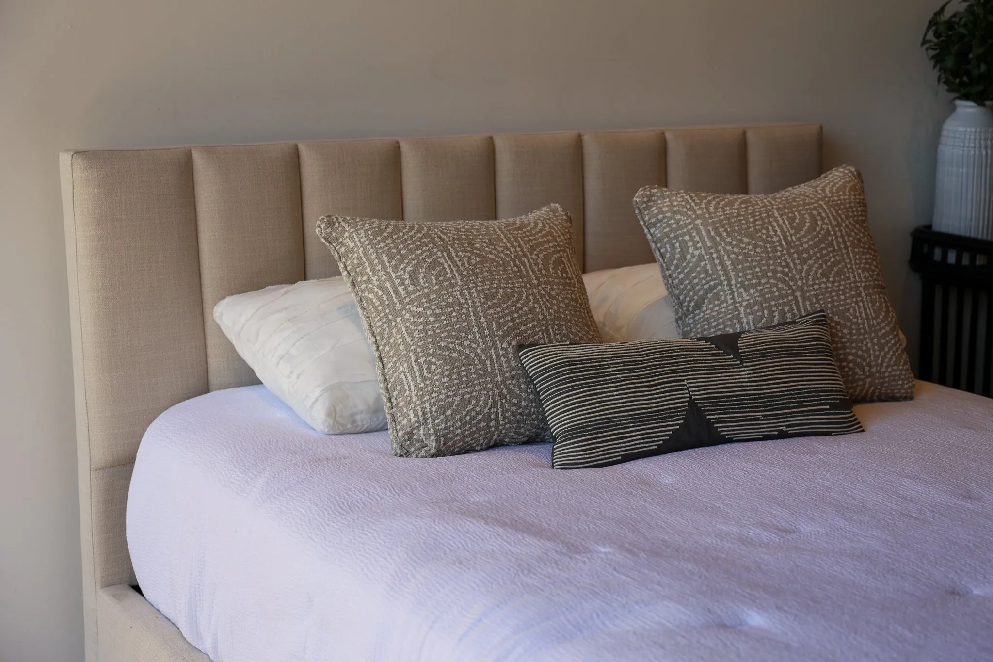 Shaedon Performance Fabric Bed